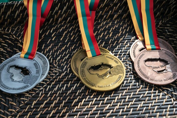 23