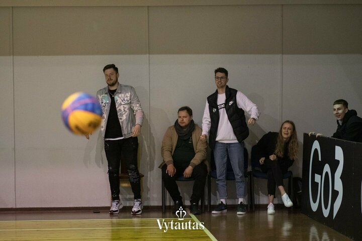 228