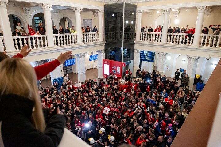 25