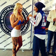 Ebanie Bridges ir Carol Earl | Instagram.com nuotr 25