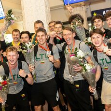 Lietuvos U-20 rinktinė sugrįžo į Lietuvą | Pauliaus Peleckio / BNS foto nuotr. 23