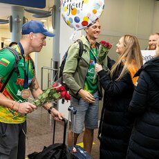 Patriko Stankevičiaus ir Audriaus Knašo sutikimas oro uoste | Pauliaus Peleckio / BNS foto nuotr. 4