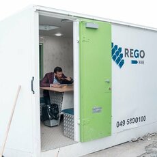 C.McGregoras stato namus šeimoms, neturinčioms savųjų | „Facebook“ nuotr. 1