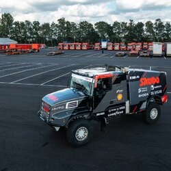 Vaidotas Žala sės prie sunkvežimių vairo | Organizatorių nuotr. 1