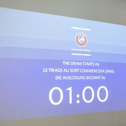 UEFA Čempionų lygos burtų traukimo ceremonijos stebėjimas Marijampolėje | Vytauto Kuralavičiaus nuotr. 1