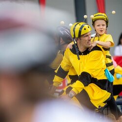 Vilniaus centre riedėjo velniukas, mergelė su tautiniais rūbais ir kamanių būrys | Pitlane/Ryčio Šeškaičio nuotr. 4