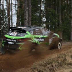 „Organicagro Racing Team“ ekipažui teko adaptuotis prie lietuviško miško (Jordano Jakšio nuotr.) | Organizatorių nuotr. 4