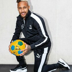 3. Neymaras (PSG | 2020 m.: 78 mln. alga, 18 mln. reklama, viso 96 mln. 2019 m.: 75 mln. alga, 30 mln. reklama, viso 105 mln.) | Instagram.com nuotr 3