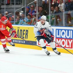Rusų ir amerikiečių rungtynės | IIHF nuotr. 4