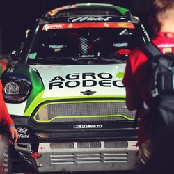 „Agrorodeo“ ekipažas techninėje komisijoje | Edgaro Buiko nuotr. 2