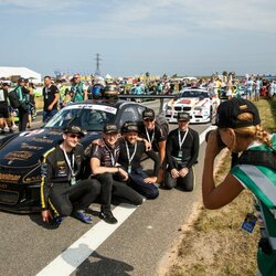 Šventinė „Aurum 1006 km lenktynių“ dalyvių rikiuotė prieš startą | Eriko Ovčarenko / BNS foto nuotr. 3