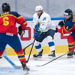 Rumunija – Slovėnija rungtynių akimirka | IIHF nuotr. 1