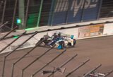 „IndyCar“: net 67 ratus lyderiavęs Deividas Malūkas kliudė barjerus