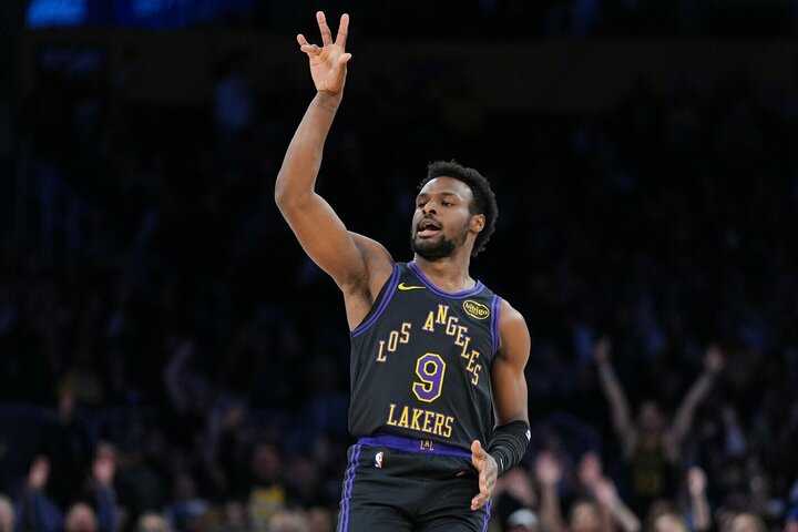 Bronny Jamesas dalinsis minutes su Augustu Marčiulioniu