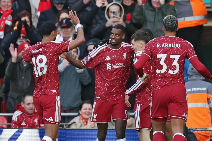 „Liverpool“ susitvarkė su „Brighton“, „Man Utd“ patyrė dar vieną triuškinamą pralaimėjimą
