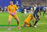 Karma: Pickfordas nepadoriu gestu erzino argentiniečius, o vėliau pats buvo pažemintas