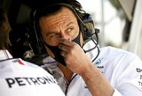Po L.Hamiltono diskvalifikacijos ir įspūdingo finišo – necenzūrinė „Mercedes“ vadovo žinutė