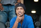 Ronaldinho pribloškė komandos draugą: „Jis būdamas 35-erių nežinojo, kad iš sąskaitos gali išsigryninti pinigų“