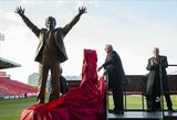 A.Fergusonas Škotijoje sutiktas skambant ovacijoms: atidengta jo garbei skirta statula
