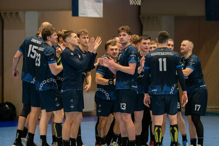 Lietuvos rankinio lygoje – staigmena sostinės derbyje ir rekordinė lyderių pergalė
