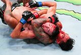 UFC kovotojas dėl didelio kiekio varžovo kraujo ausyje nebegirdėjo: „Jaučiausi taip, lyg būčiau panėręs baseine“
