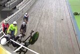 Pasaulio jaunių dviračių treko čempionate – kraupi masinė avarija