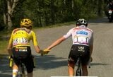 „Tour de France“ lyderis kilniu elgesiu sužavėjo pasaulį: palaukė avariją patyrusio pagrindinio konkurento