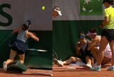 „Roland Garros“ turnyre tenisininkei prireikė siūlių: „Ar laukiate rimtos tragedijos?“