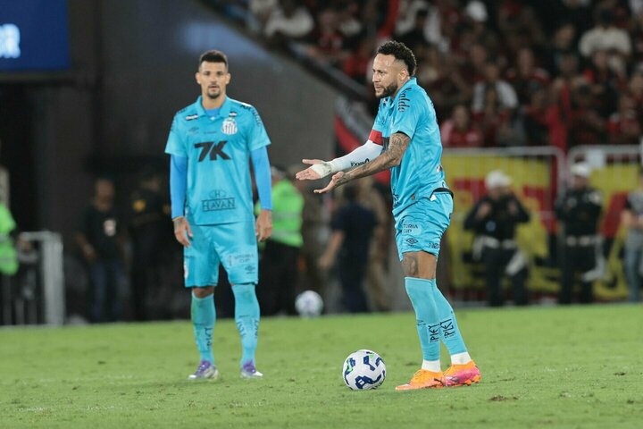 Pamatykite: šokiruotas Neymaras negalėjo patikėti, jog komandos draugai ignoruoja jo nurodymus