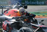 Teisėjai nubaudė M.Verstappeną dėl avarijos su L.Hamiltonu