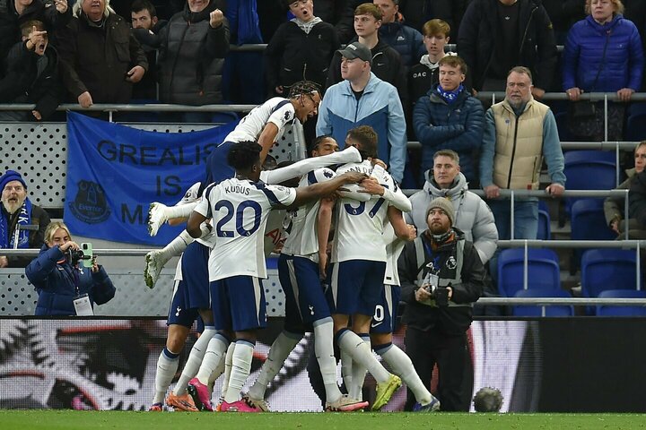 „Tottenham“ svečiuose sutriuškino „Everton“