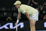 Marinuotų agurkų sultys padėjo: mėšlungis nesutrukdė J.Sinneriui žengti į „Australian Open“ finalą