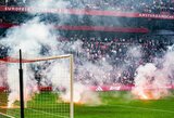 Namuose triuškintos „Ajax“ gerbėjai neapsikentę pradėjo niokoti savo pačių stadioną
