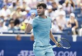 Carlosas Alcarazas po trijų setų kovos žengė į Sinsinačio turnyro pusfinalį, Alexanderis Zverevas kovojo ne tik su varžovu, bet ir su liga