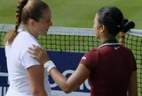Istborne – šlubčiojanti Ostapenko, Raducanu nesėkmė ir dar vienas dramatiškas Vimbldono čempionės išsigelbėjimas