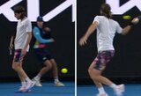 S.Tsitsipas vos neužsidirbo diskvalifikacijos „Australian Open“ ketvirtfinalyje: kamuoliukas lėkė visai šalia berniuko