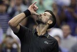 Sirgalių trukdymą atlaikęs Novakas Djokovičius po pergalės „US Open“ ketvirtfinalyje dukros gimtadienio proga atliko šokį