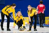 Lietuvos moterų kerlingo rinktinė – per plauką nuo pergalės prieš daugkartines pasaulio čempiones