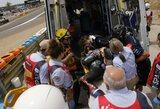 Dėl šiurpios avarijos vėl teko kartoti „MotoGP“ lenktynių startą: M.Oliveirai išnarintas petys