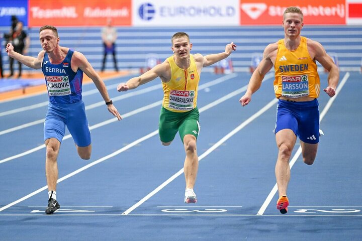 Adą Dambrauską nuo Europos čempionato finalo skyrė 0.08 sek.