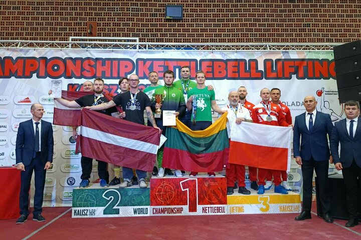 Lietuvos svarsčių kilnojimo rinktinė – pasaulio čempionė