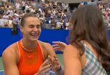„Aš negirdžiu nė žodžio!“: Sabalenka „US Open“ turnyre pateko į kuriozinę situaciją