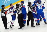 Olimpinis ledo ritulio pusfinalis: išvaryti žaidėjai ir užtikrinta JAV rinktinės pergalė prieš slovakus