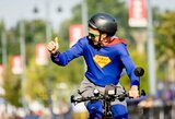 14-ąjį kartą vykęs „Velomaratonas“ sekmadienį džiugino miestiečius dviračių fiesta Vilniuje, A.Saulis pagerino Gineso pasaulio rekordą