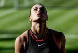 Sabalenka vos išsigelbėjo nuo sensacingo pralaimėjimo, Svitolinos žygis baigėsi