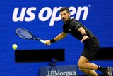Djokovičių kankino kaklo skausmai, bet jis ir toliau gerina rekordus bei žengė į „US Open“ ketvirtfinalį