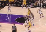 Sabonis sugrįžo į aikštę, tačiau jį ant parketo paguldė Dončičius