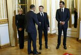 Prancūzijos prezidentas spausdamas ranką K.Mbappe prieš vakarienę: „Tu sukursi mums daugiau problemų“ 