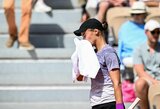 L.Curenka netikėtai eliminavo 2021 m. „Roland Garros“ čempionę, Kyjivo bombardavimo sukrėsta A.Kalinina baigė pasirodymą