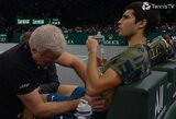 Ketvirtfinalio Paryžiuje nebaigęs C.Alcarazas gali praleisti „ATP Finals“ turnyrą: „Toliau žaisti buvo neįmanoma“